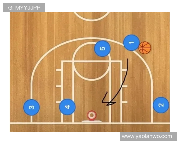以大前锋为核心的篮球战术布局与团队协作分析