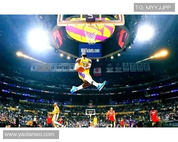 体育传奇人物的崛起与奋斗历程揭秘：从球场到人生巅峰的精彩故事